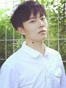 姚望的资料,从演艺新星到全能艺人，全面解析他的成长之路